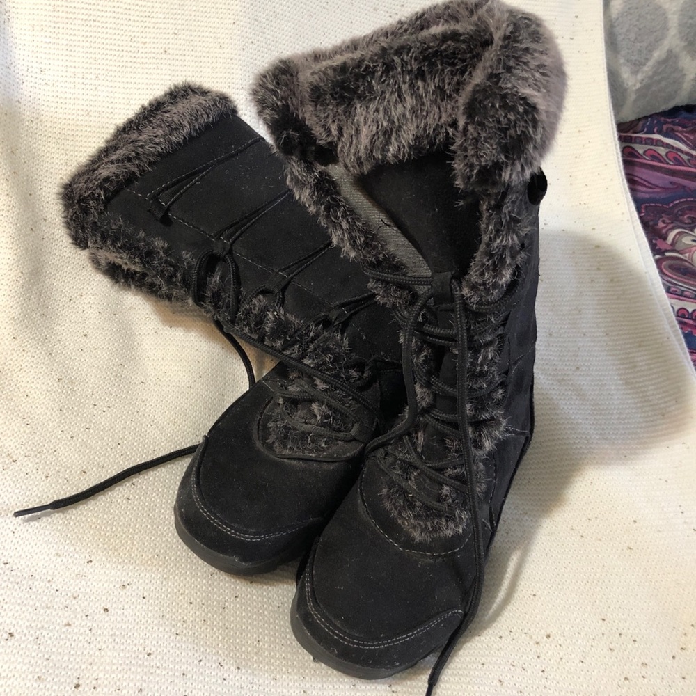Route 66 black, faux fur lined boots!